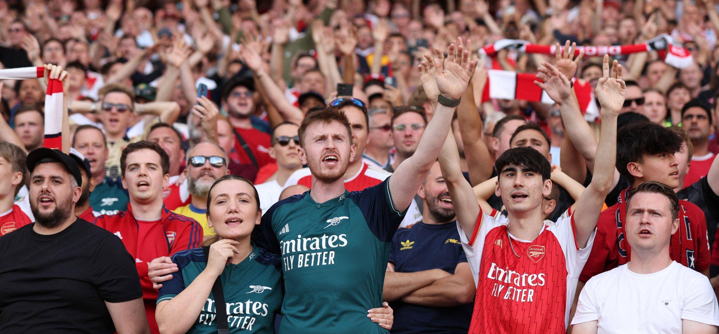 莱万多夫斯基迎来五赛季高光表现，TES球迷沸腾！